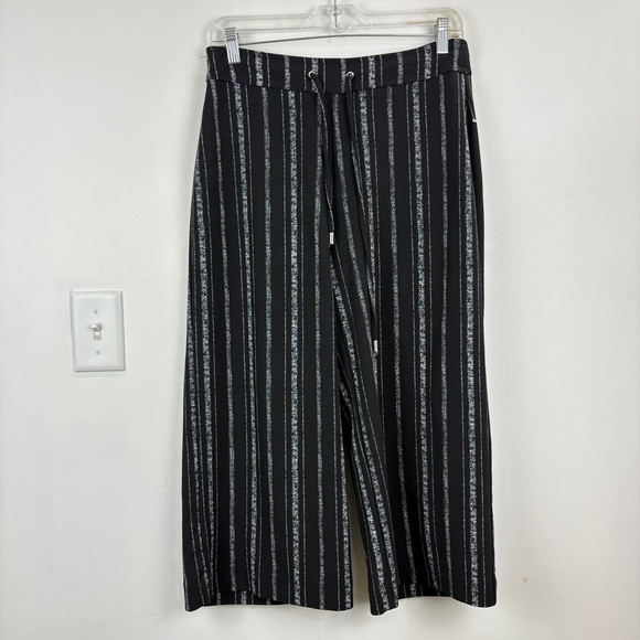 Lost - Picture 2 of 6